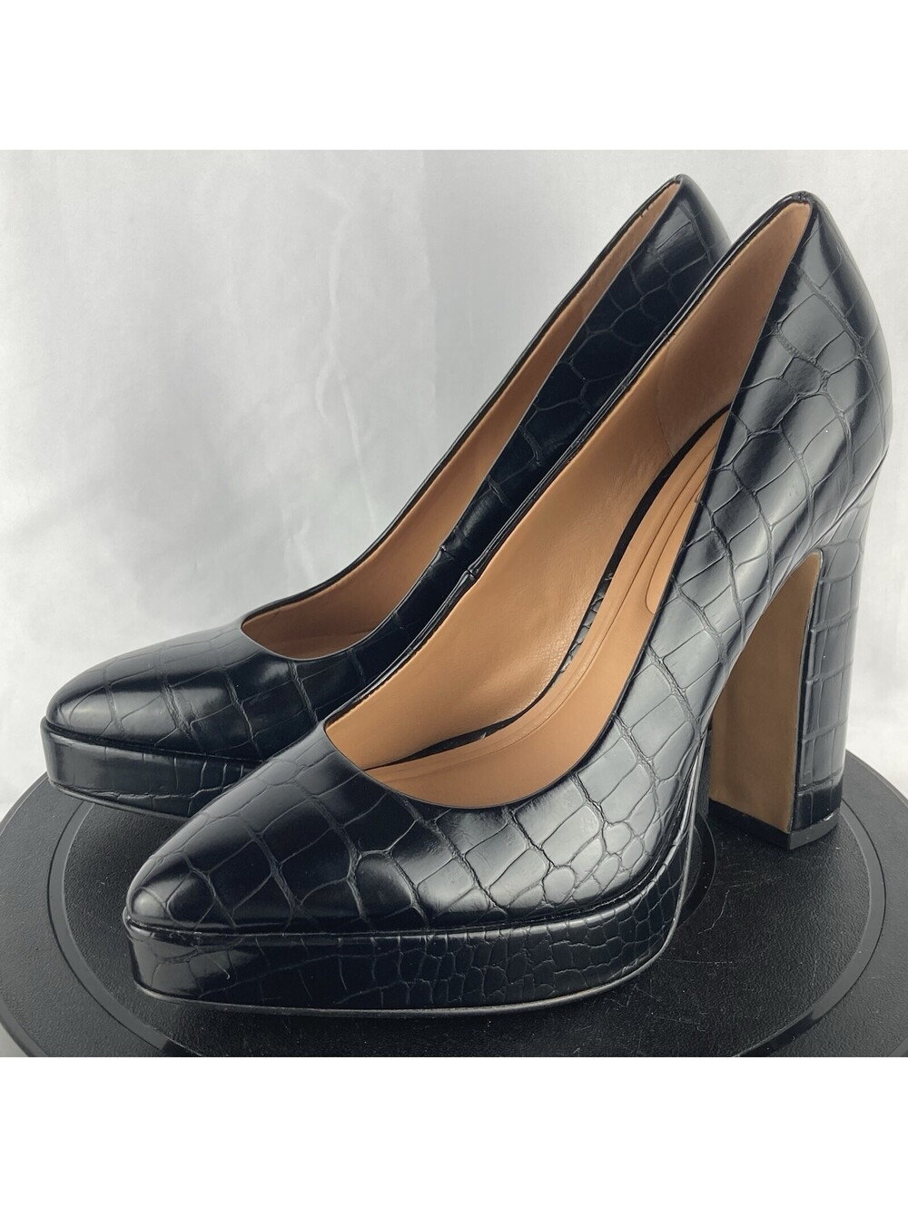 ⁠Women’s 6 Jessica Simpson Black Croc Platform Pumps Block Heels Pointed Toe